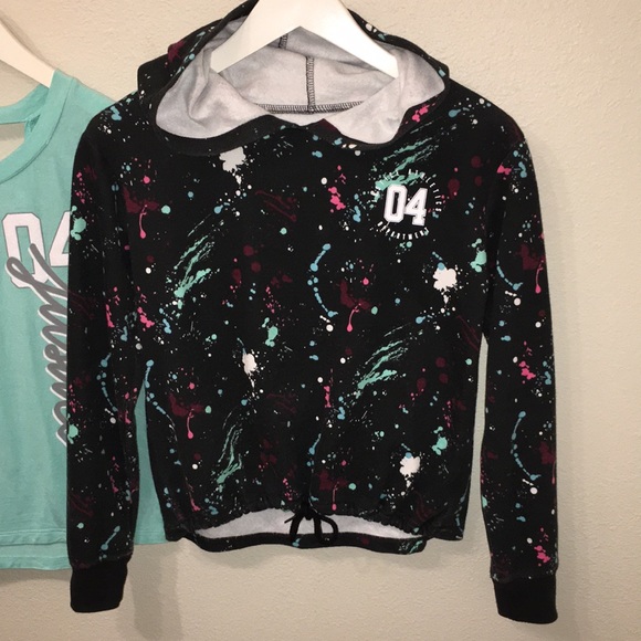 JUSTICE Sweatshirt and T-Shirt - Picture 2 of 11